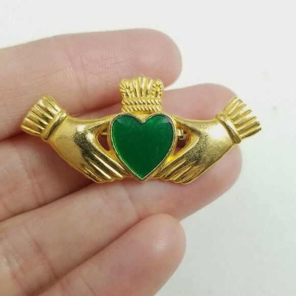 Vintage Claddagh Crown Heart Hands Brooch, Gold Tone Green Irish Ireland - Picture 2 of 6